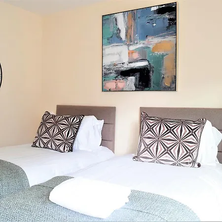 The Canary - Yourapartment Bristol