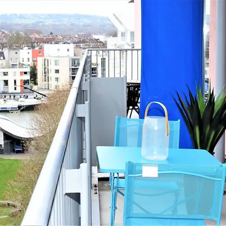 The Canary - Yourapartment * Bristol